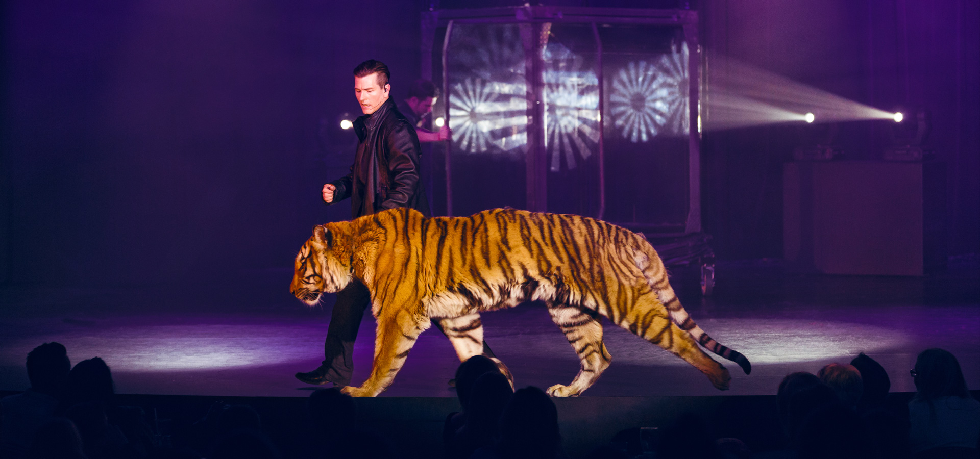 Greg Frewin Theatre Review Niagara Falls Ontario Things To Do 2017